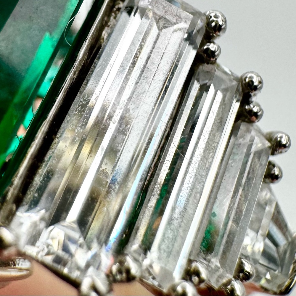 Emerald Green Silver Ring - Picture 7 of 10